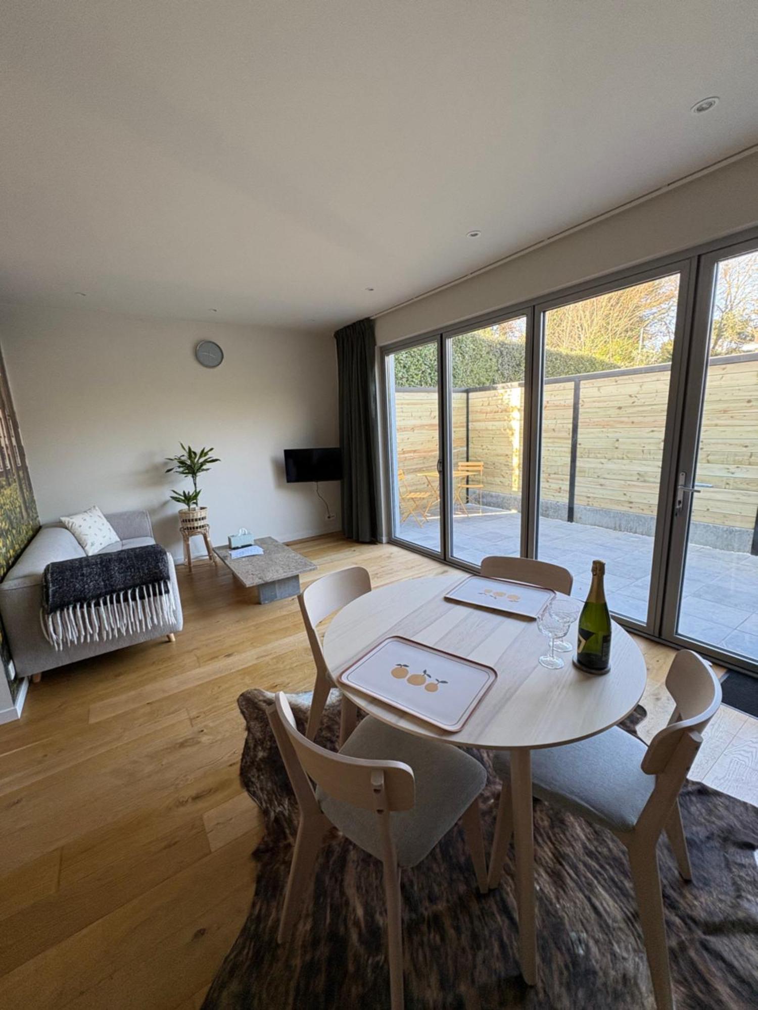 Cozy Guestroom Near Center Apartamento Bruges