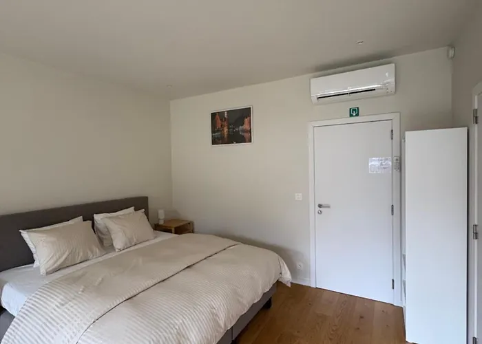 Cozy Guestroom Near City Center